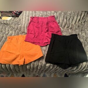 3 piece shorts set. Women’s size large. So cute